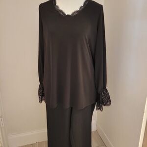 Susan Graver Liquid Knit Top w/ Woven Lace Detail Sleeves Size Large Black